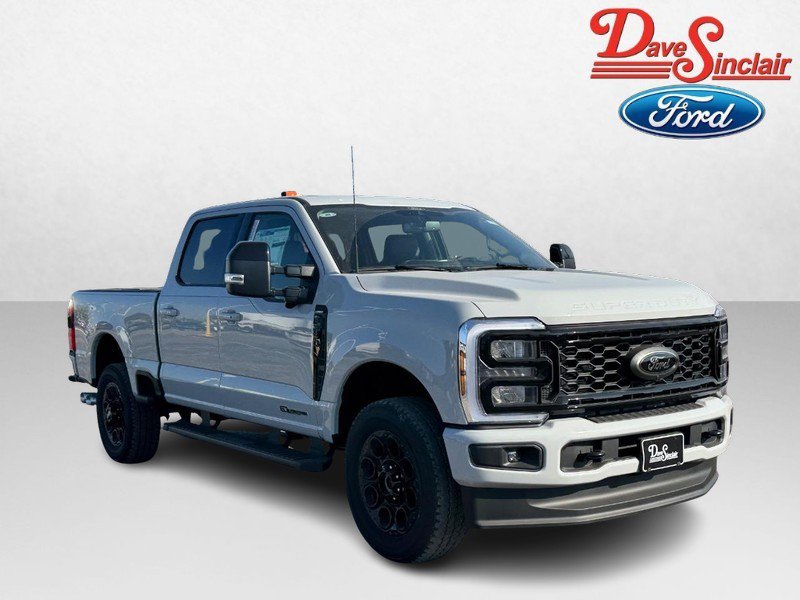 New 2026 Ford F250 Lariat w/ Black Appearance Package image 4
