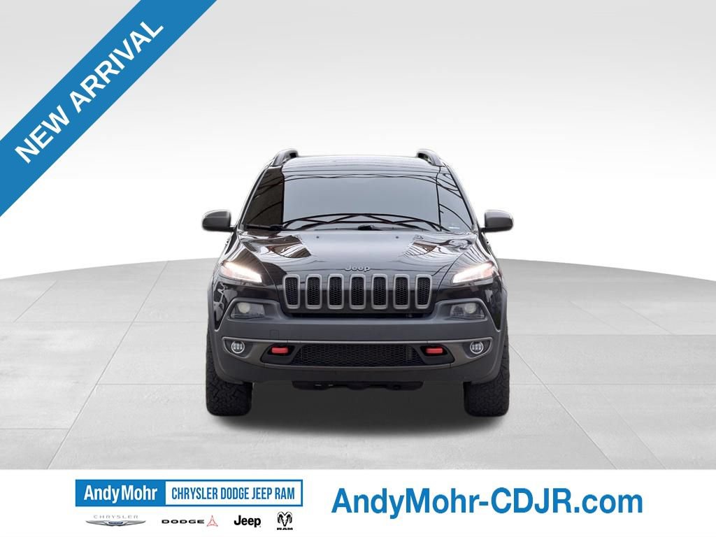 Used 2017 Jeep Cherokee Trailhawk AWD/4WD image 2