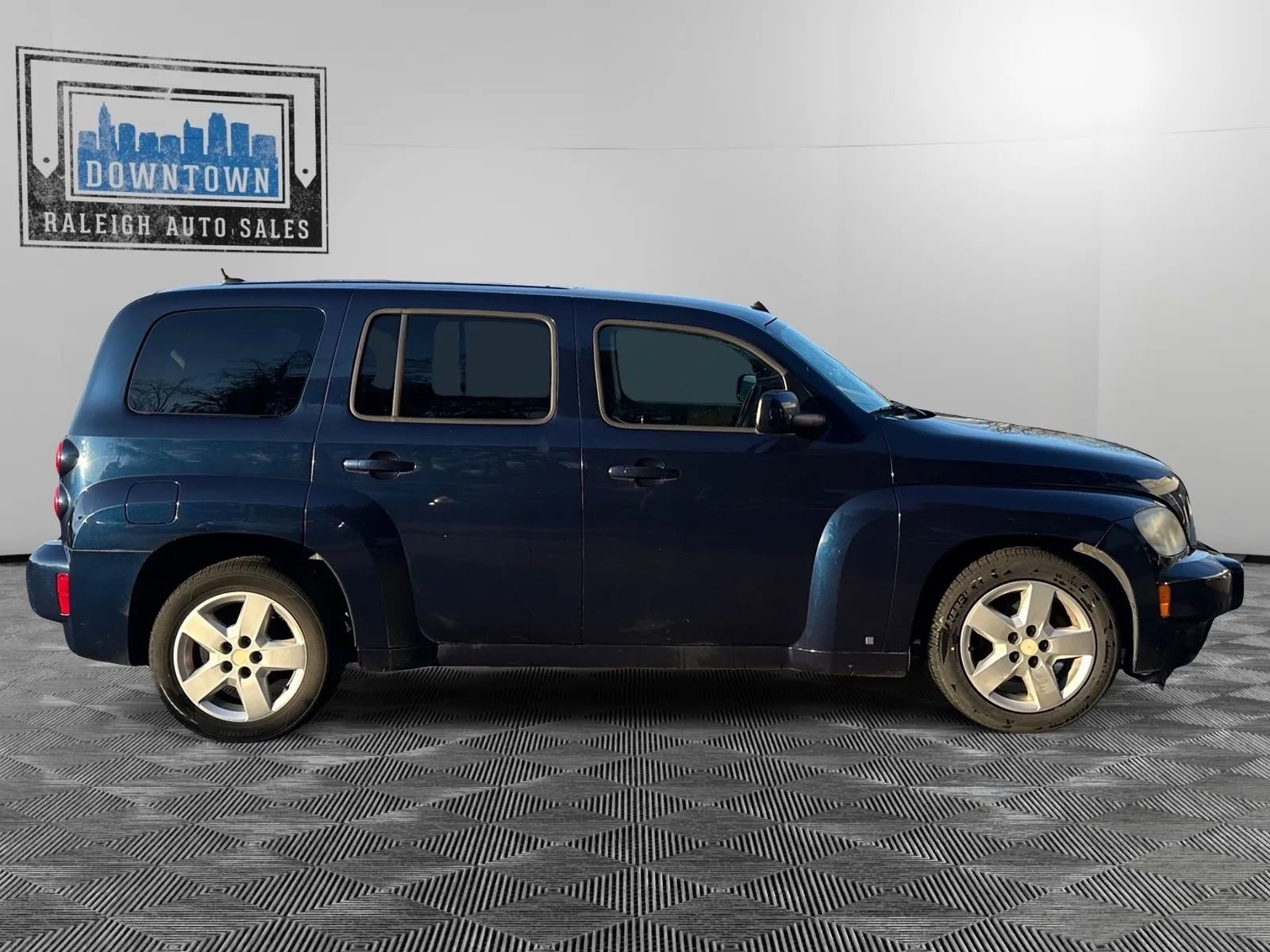 Used 2010 Chevrolet HHR LT image 5