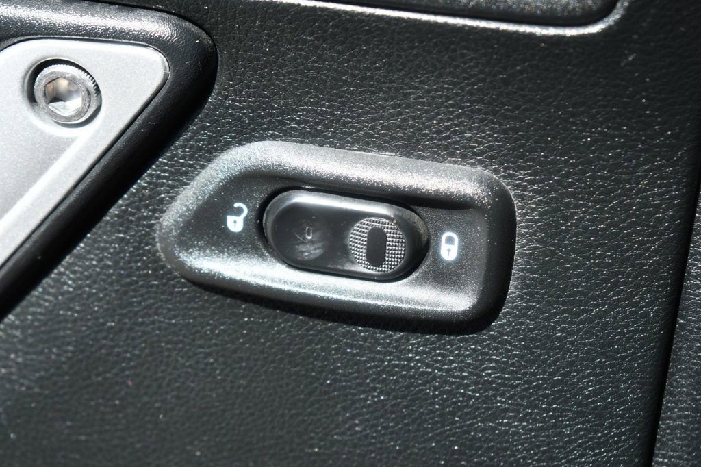 Used 2018 Jeep Wrangler Unlimited Sahara w/ Connectivity Group image 44