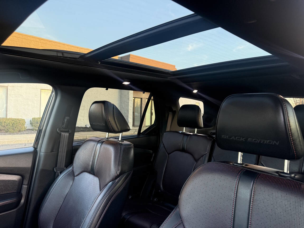 Used 2025 Honda Pilot Black Edition image 19