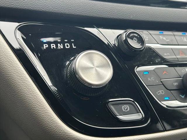 Certified 2023 Chrysler Pacifica Touring-L FWD image 23