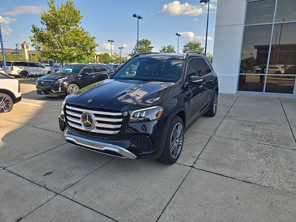 Used 2024 Mercedes-Benz GLS 450 4MATIC image 2