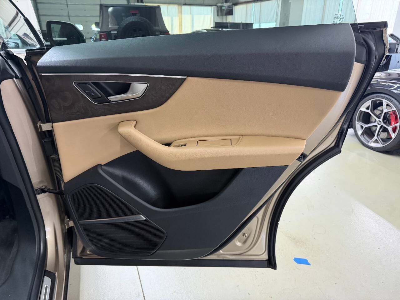 Used 2019 Audi Q8 Premium Plus w/ Premium Plus AWD/4WD image 14