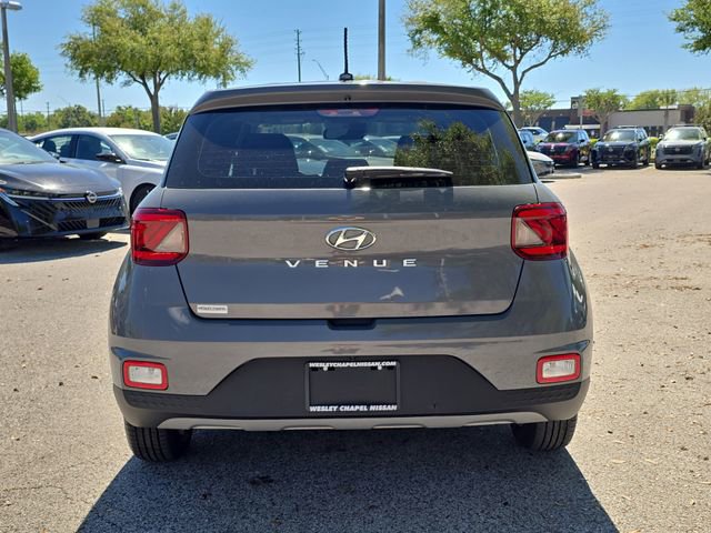 Used 2023 Hyundai Venue SE image 7