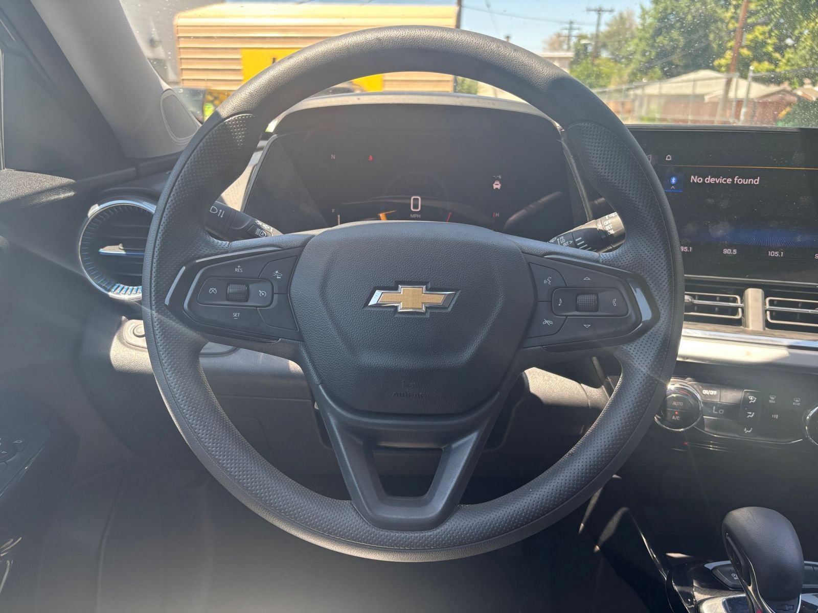 Used 2025 Chevrolet Trax LT FWD image 24