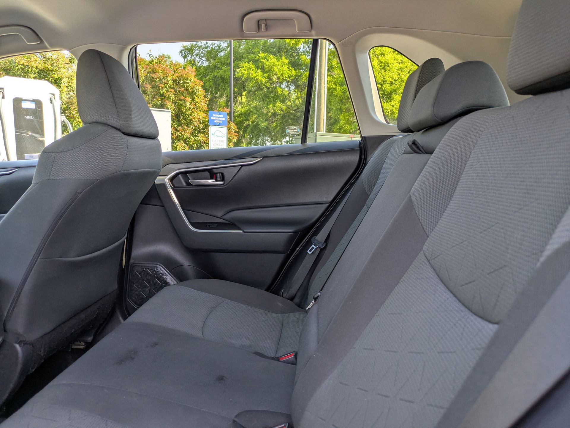 Used 2023 Toyota RAV4 XLE FWD image 17