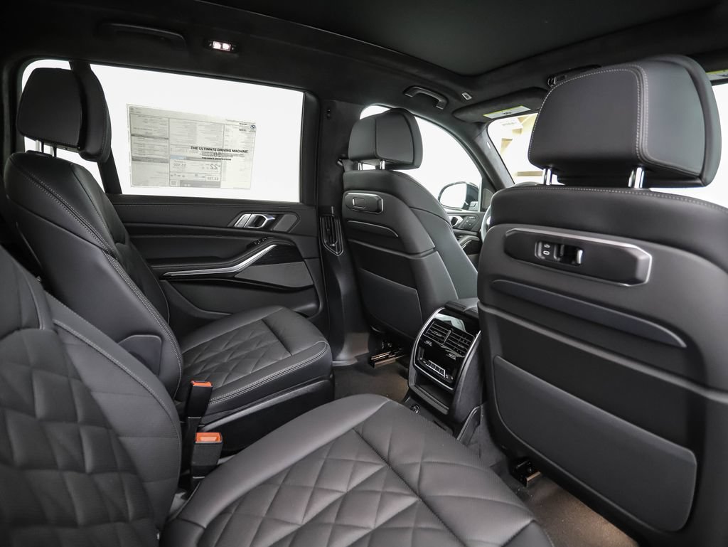 Used 2027 BMW X7 xDrive40i w/ M Sport Package AWD/4WD image 30