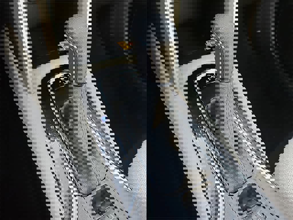 Used 2022 Toyota Corolla Cross LE image 13