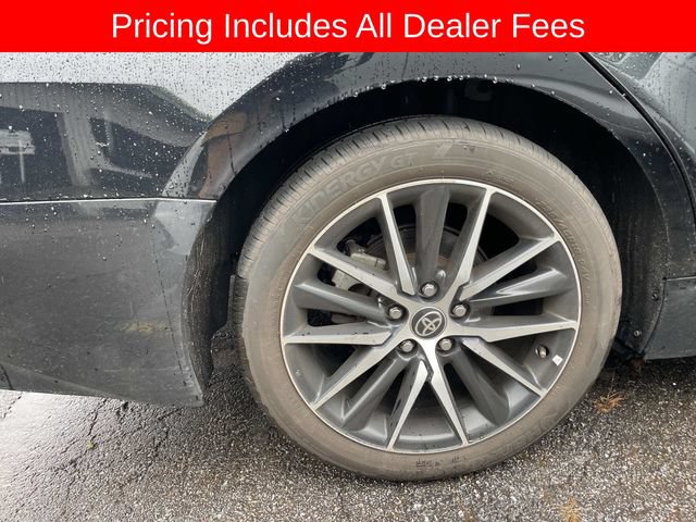 Used 2024 Toyota Camry SE FWD image 9
