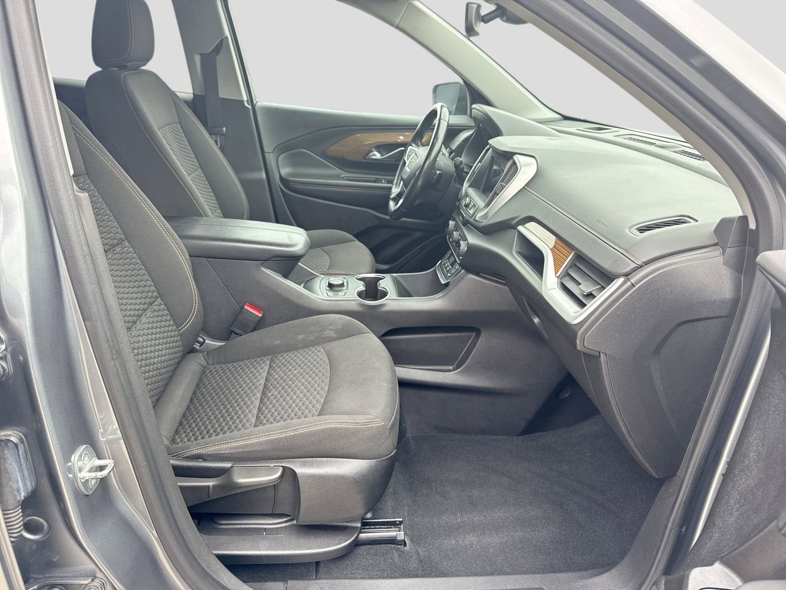 Used 2020 GMC Terrain SLE w/ Driver Convenience Package image 7