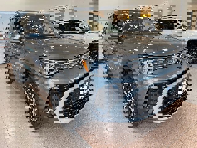 New 2025 Volkswagen Taos SEL image 4