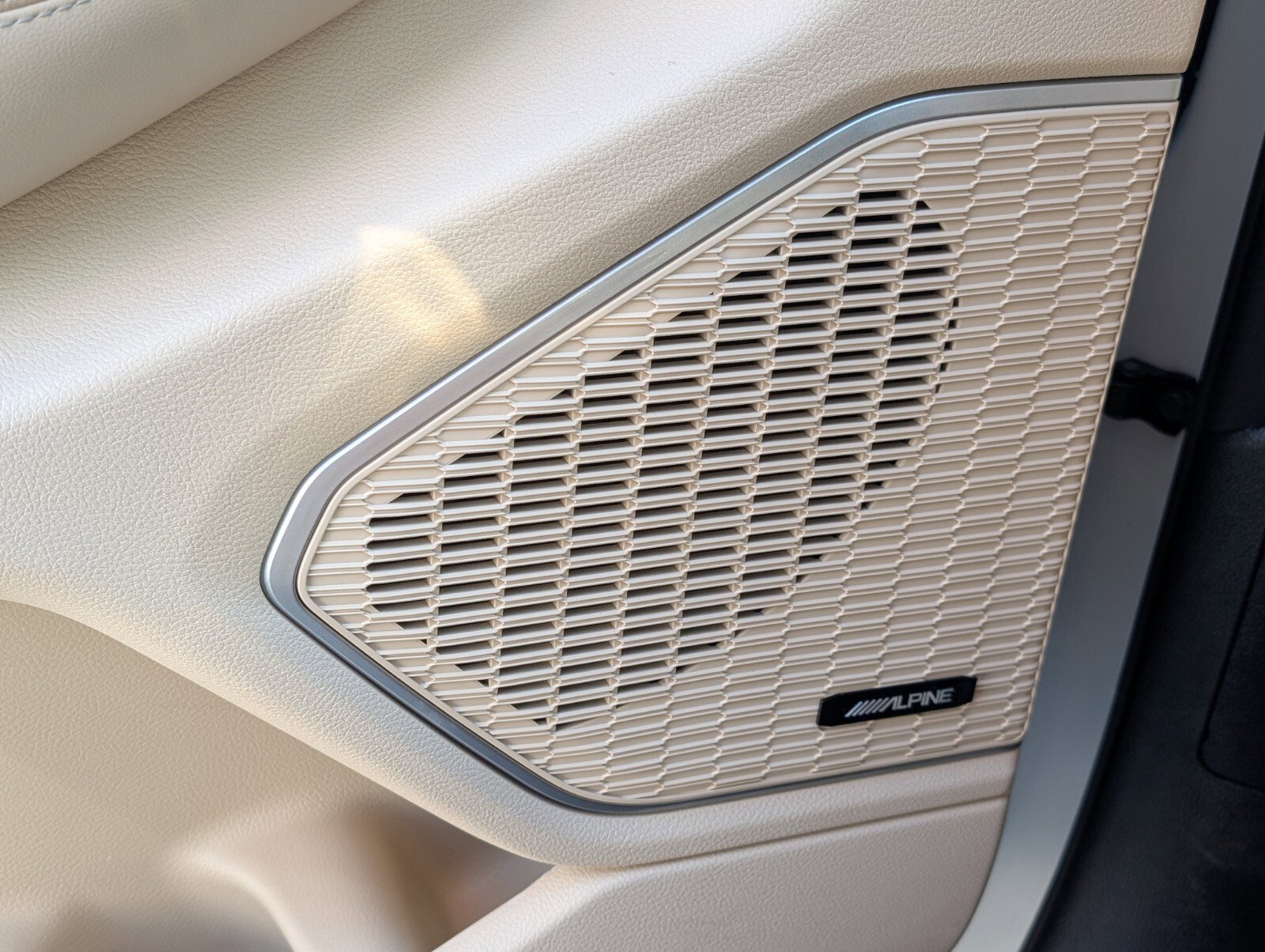 Used 2022 Jeep Grand Cherokee Limited 4xe image 41