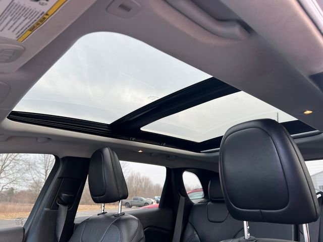 Used 2019 Jeep Cherokee Limited image 7