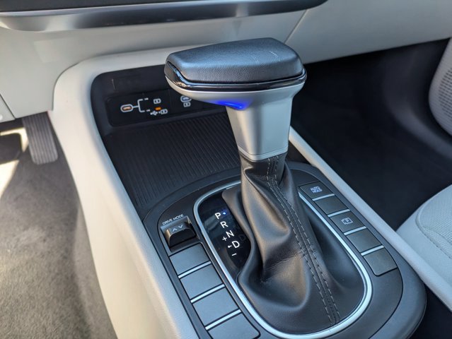 Used 2024 Hyundai Kona SEL image 11