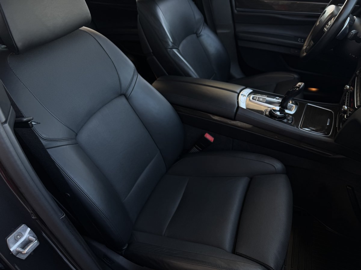 Used 2015 BMW 750Li RWD image 25