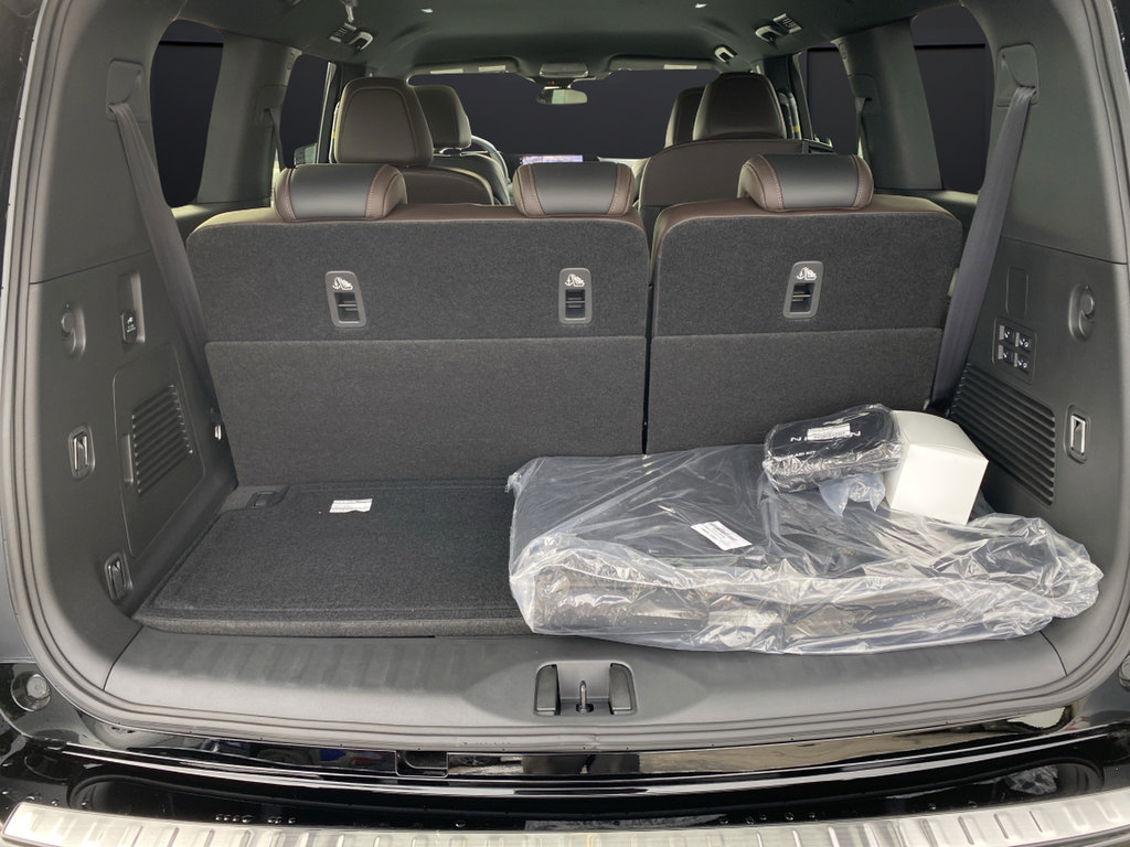 New 2025 Nissan Armada SL w/ Captain's Chari Seat Package AWD/4WD image 14