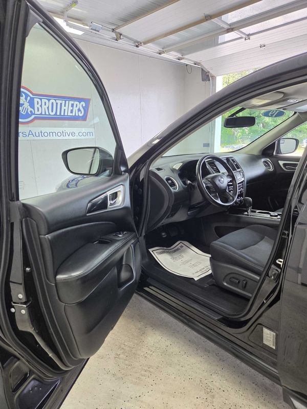 Used 2019 Nissan Pathfinder SV AWD/4WD image 4