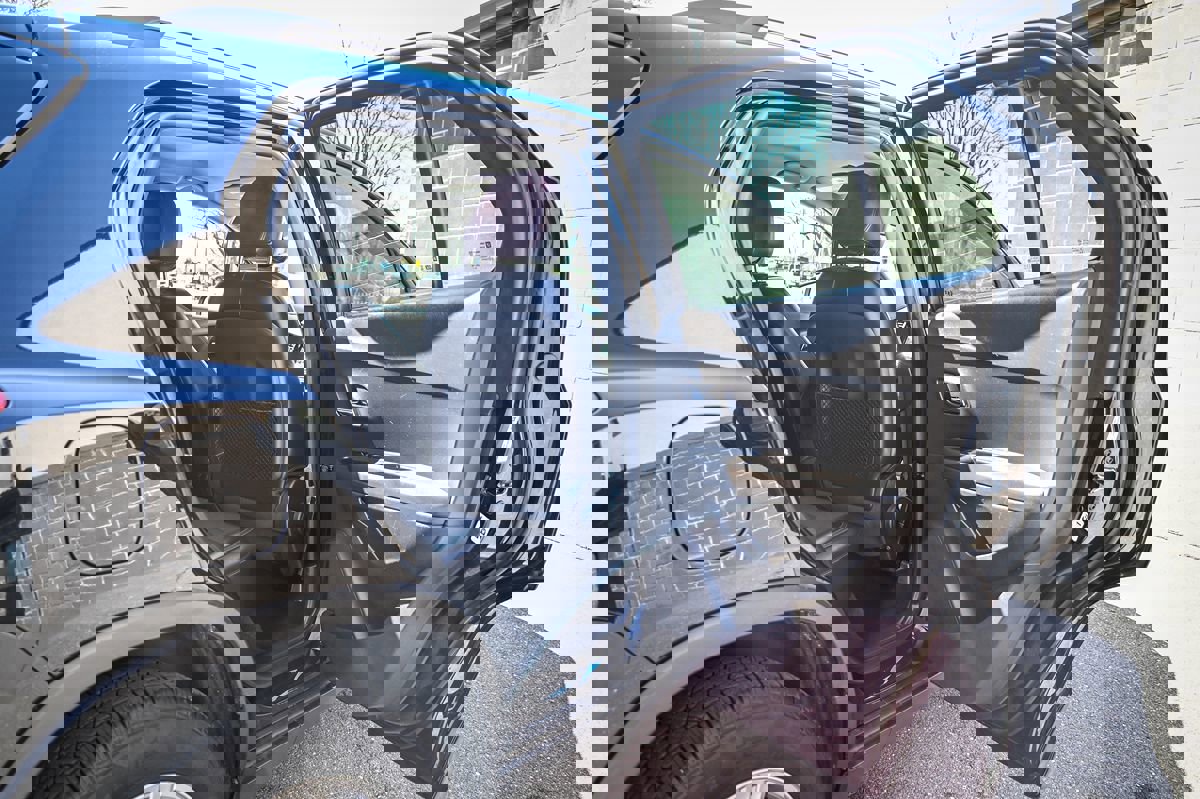 Used 2019 Chevrolet Trax LT w/ LT Convenience Package image 14