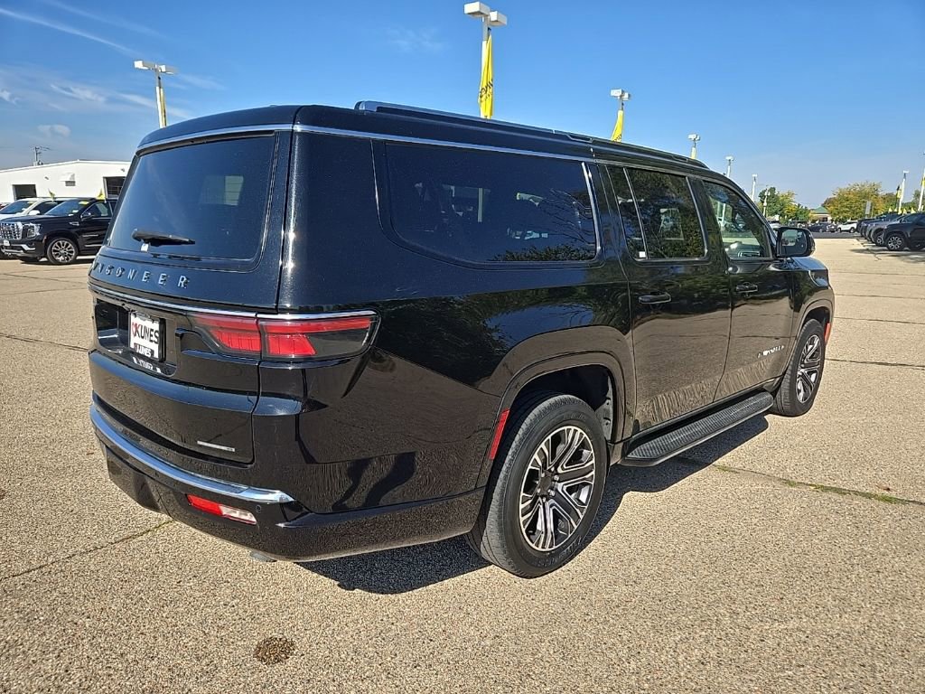 Used 2024 Jeep Wagoneer L Series II w/ Flexible Seating Group image 7