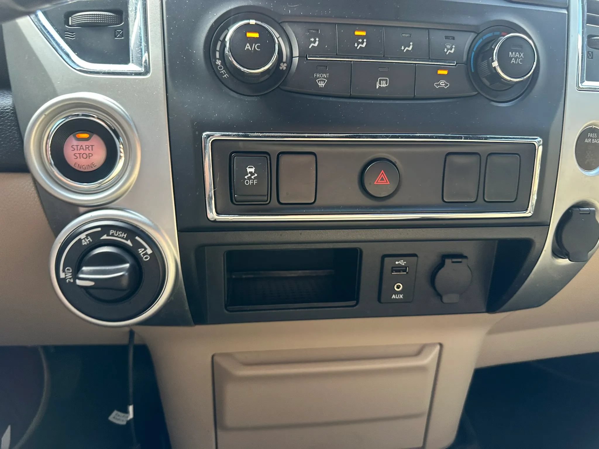 Used 2017 Nissan Titan SV AWD/4WD image 43