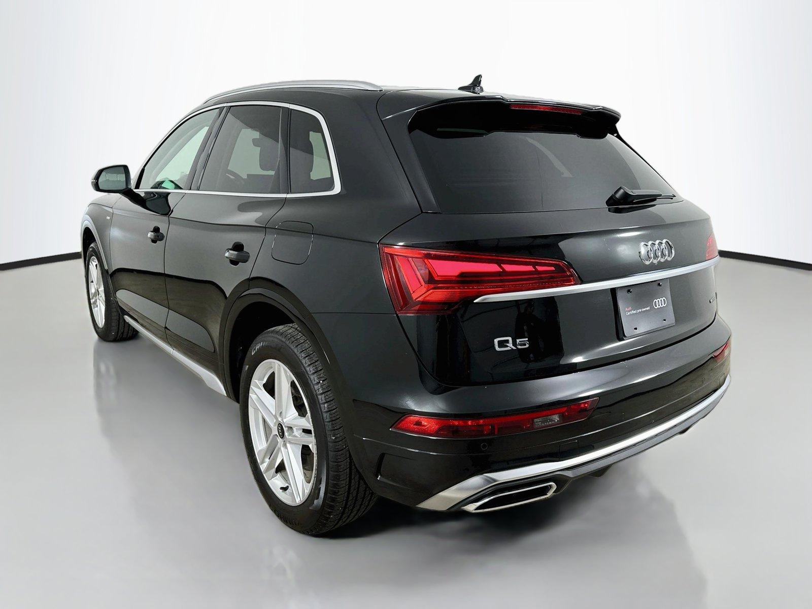 Certified 2024 Audi Q5 e Premium Plus AWD/4WD image 7