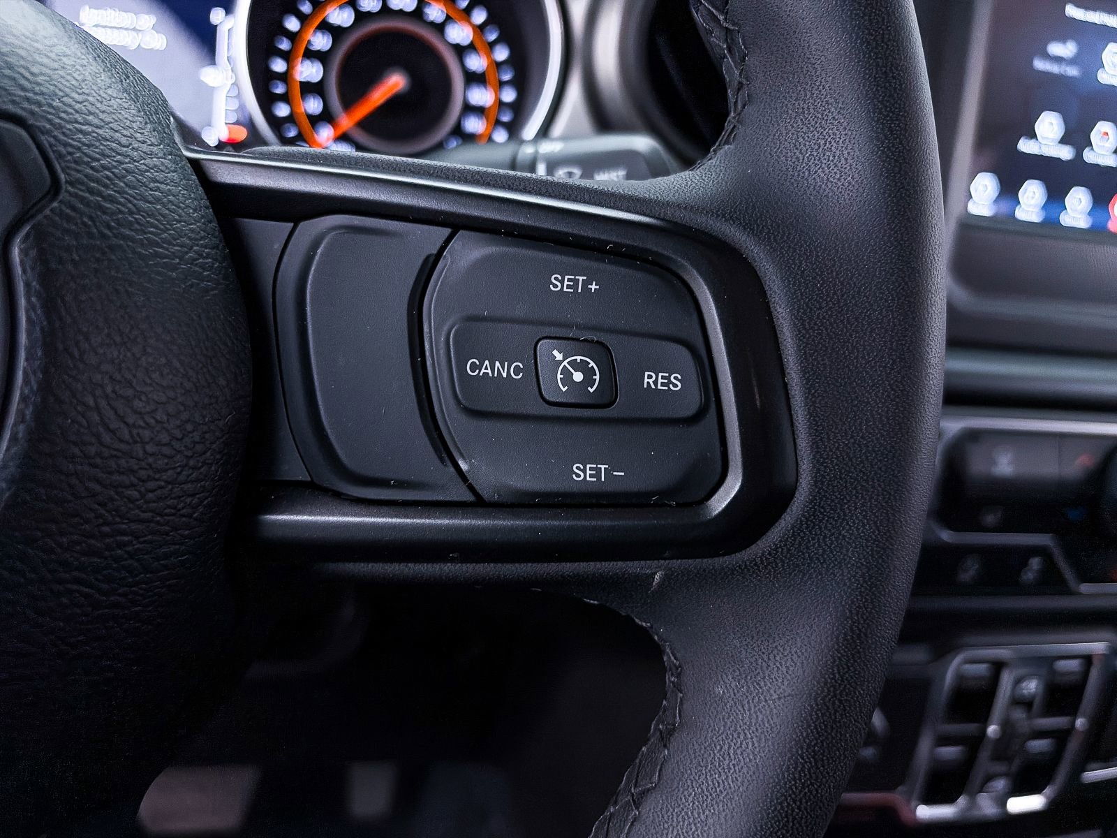 Used 2023 Jeep Gladiator Sport AWD/4WD image 27