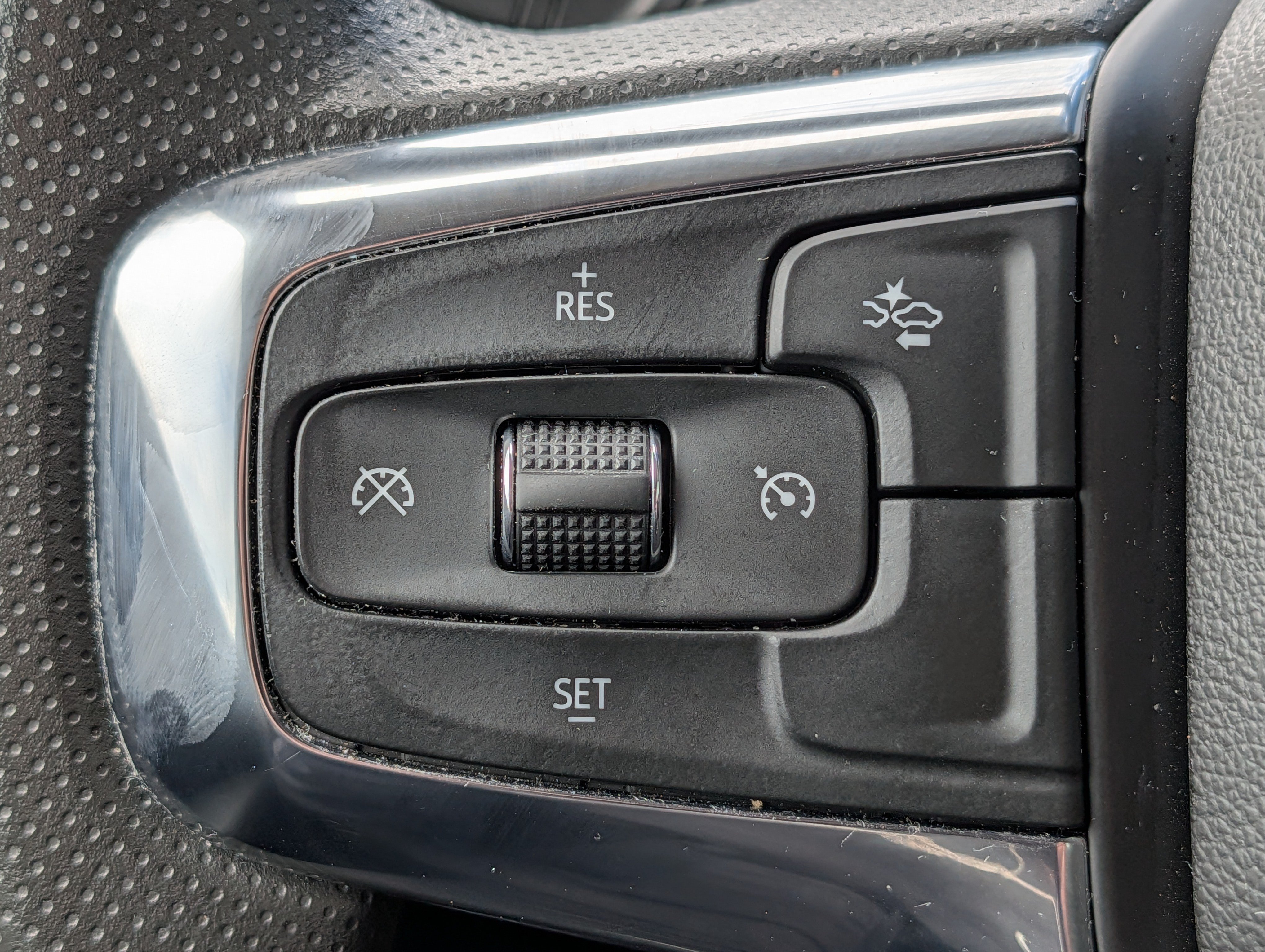 Certified 2025 Chevrolet Blazer LT AWD/4WD image 25