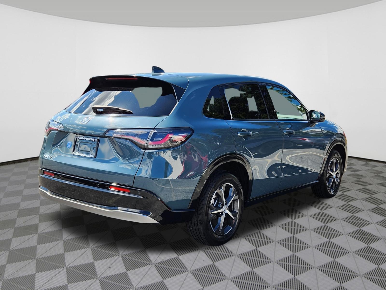 Certified 2024 Honda HR-V EX-L image 4