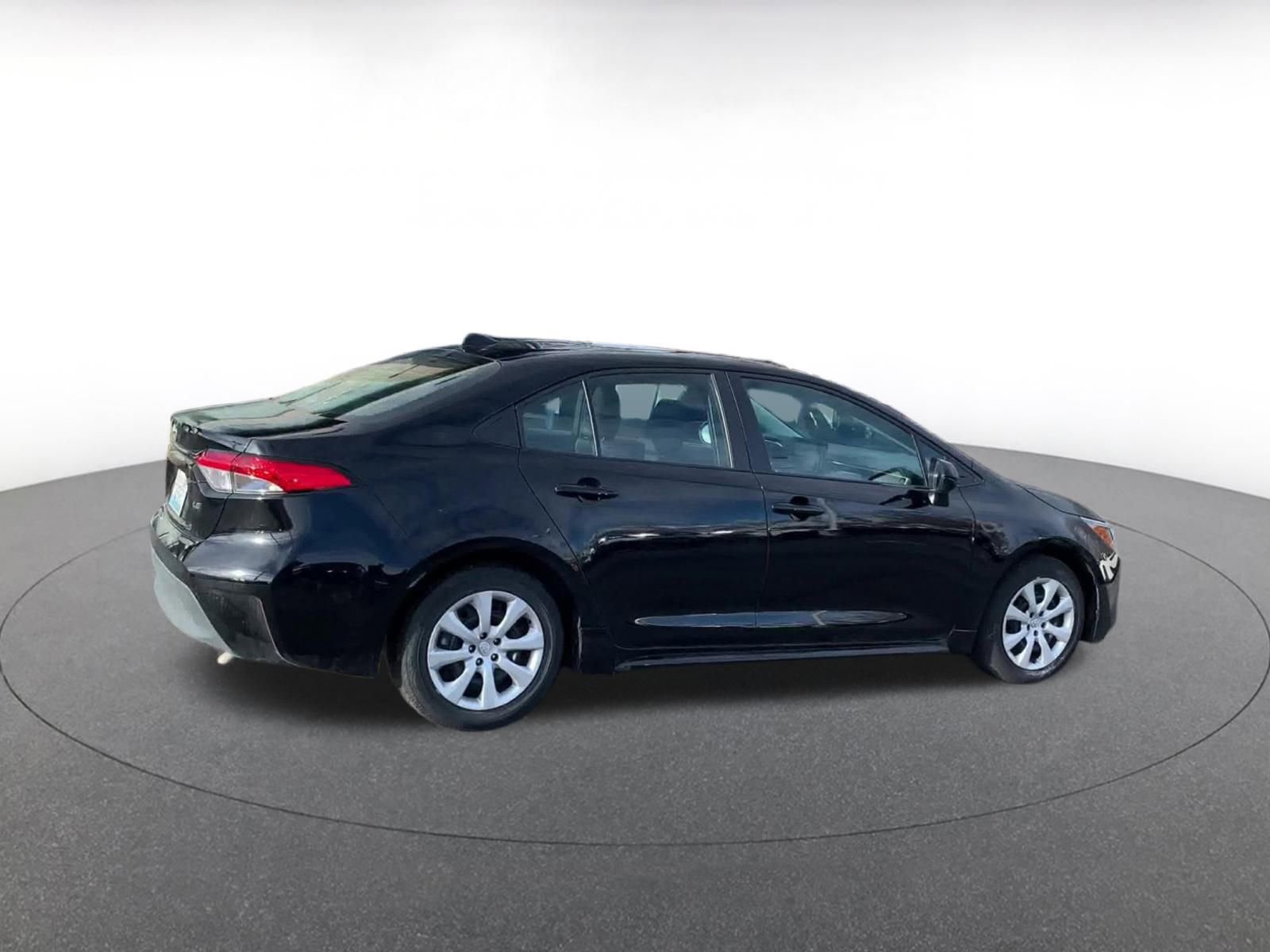 Used 2025 Toyota Corolla LE image 15