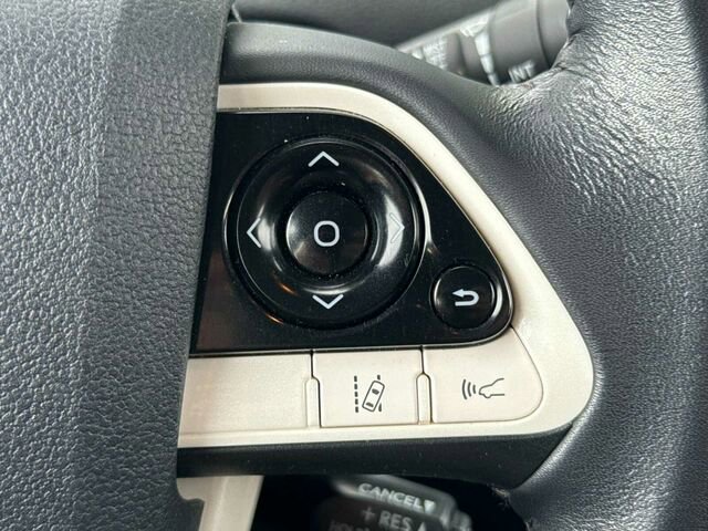 Used 2017 Toyota Prius Prime image 29