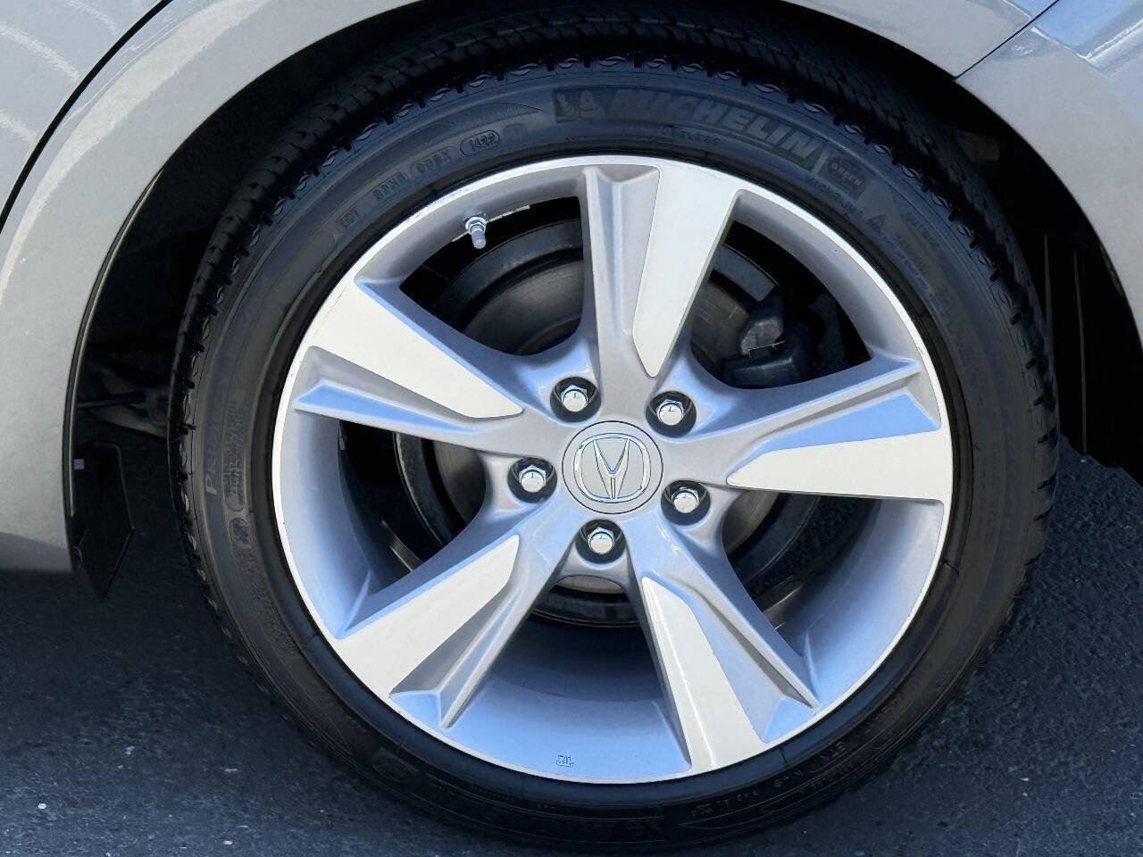 Used 2014 Acura ILX w/ Technology Package FWD image 16