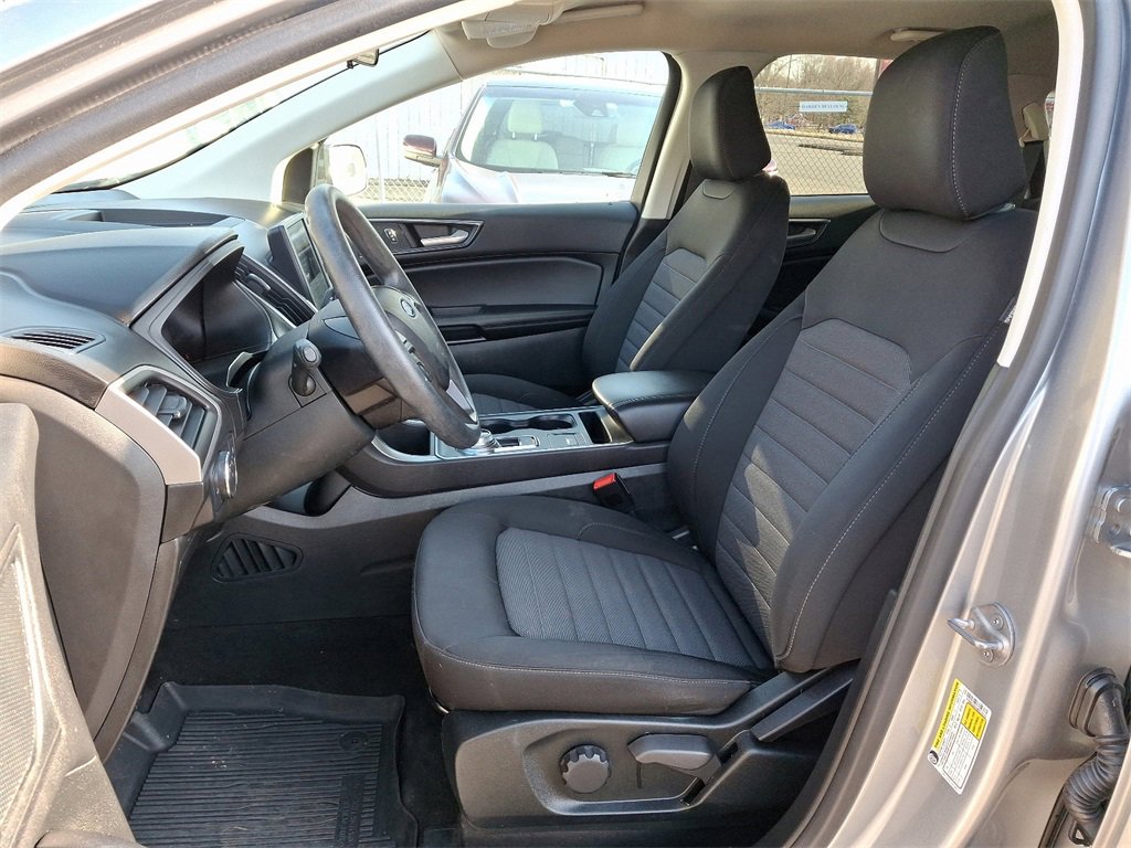 Certified 2022 Ford Edge SE w/ Black Appearance Package image 14