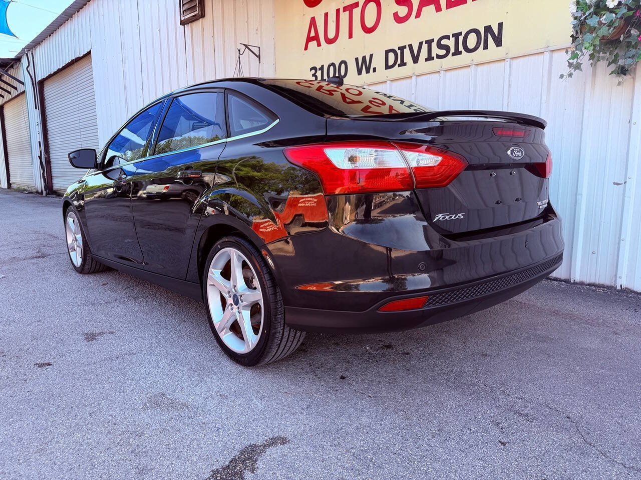 Used 2012 Ford Focus Titanium FWD image 10