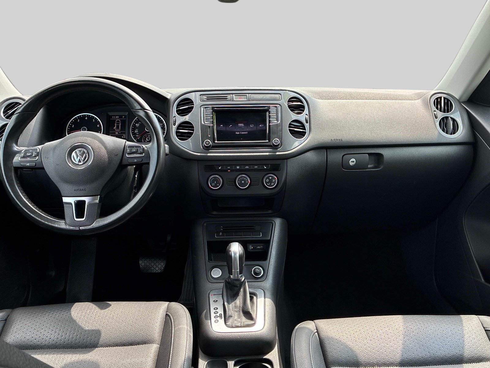 Used 2017 Volkswagen Tiguan S AWD/4WD image 18
