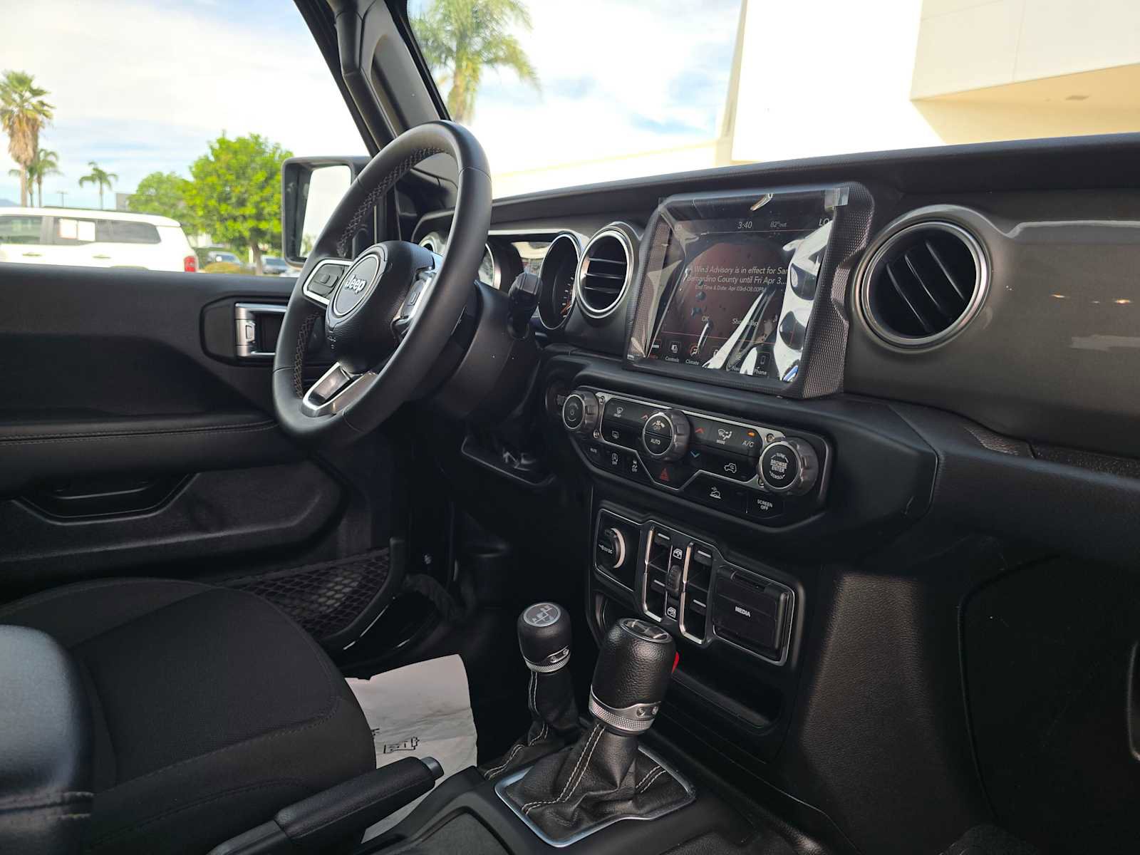 Used 2023 Jeep Wrangler Unlimited Sahara AWD/4WD image 10