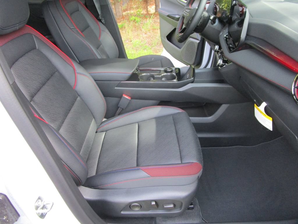 New 2026 Chevrolet Equinox RS w/ Convenience Package III FWD image 29