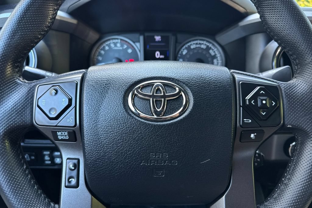 Certified 2017 Toyota Tacoma TRD Off-Road AWD/4WD image 21