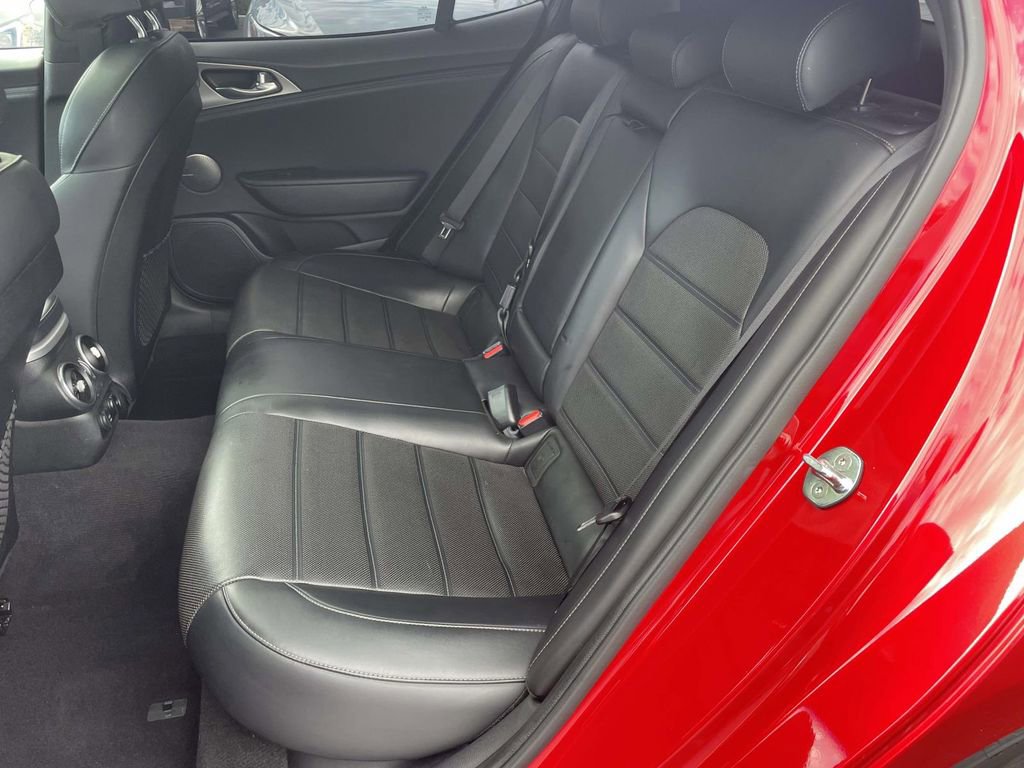 Used 2018 Kia Stinger GT2 RWD image 17