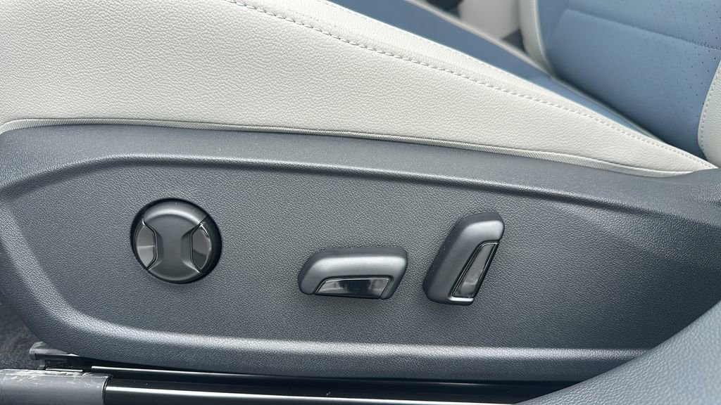 New 2026 Volkswagen Jetta SE FWD image 23
