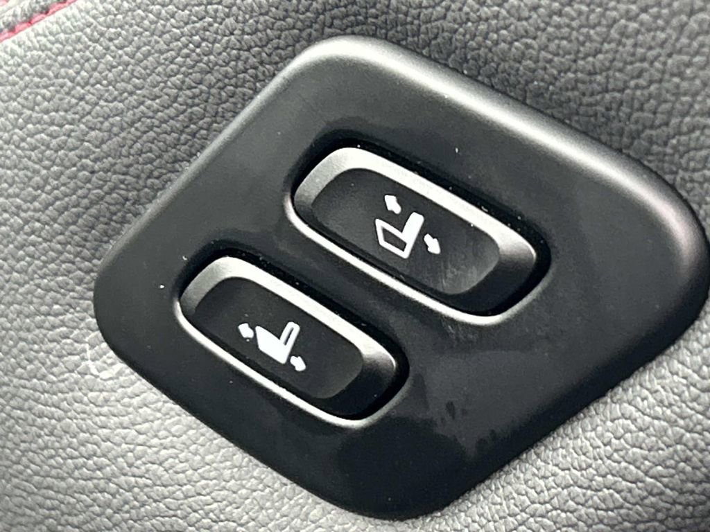 Used 2025 Genesis G70 3.3T Advanced image 24
