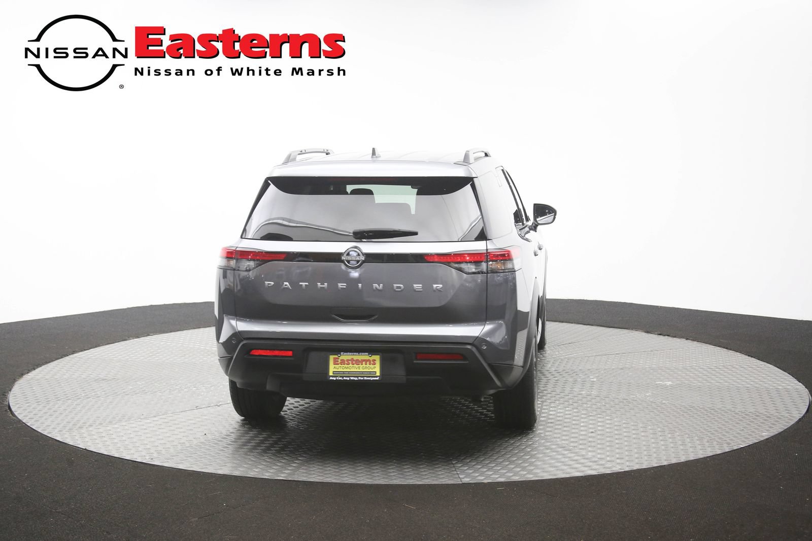 Used 2025 Nissan Pathfinder SV FWD image 39