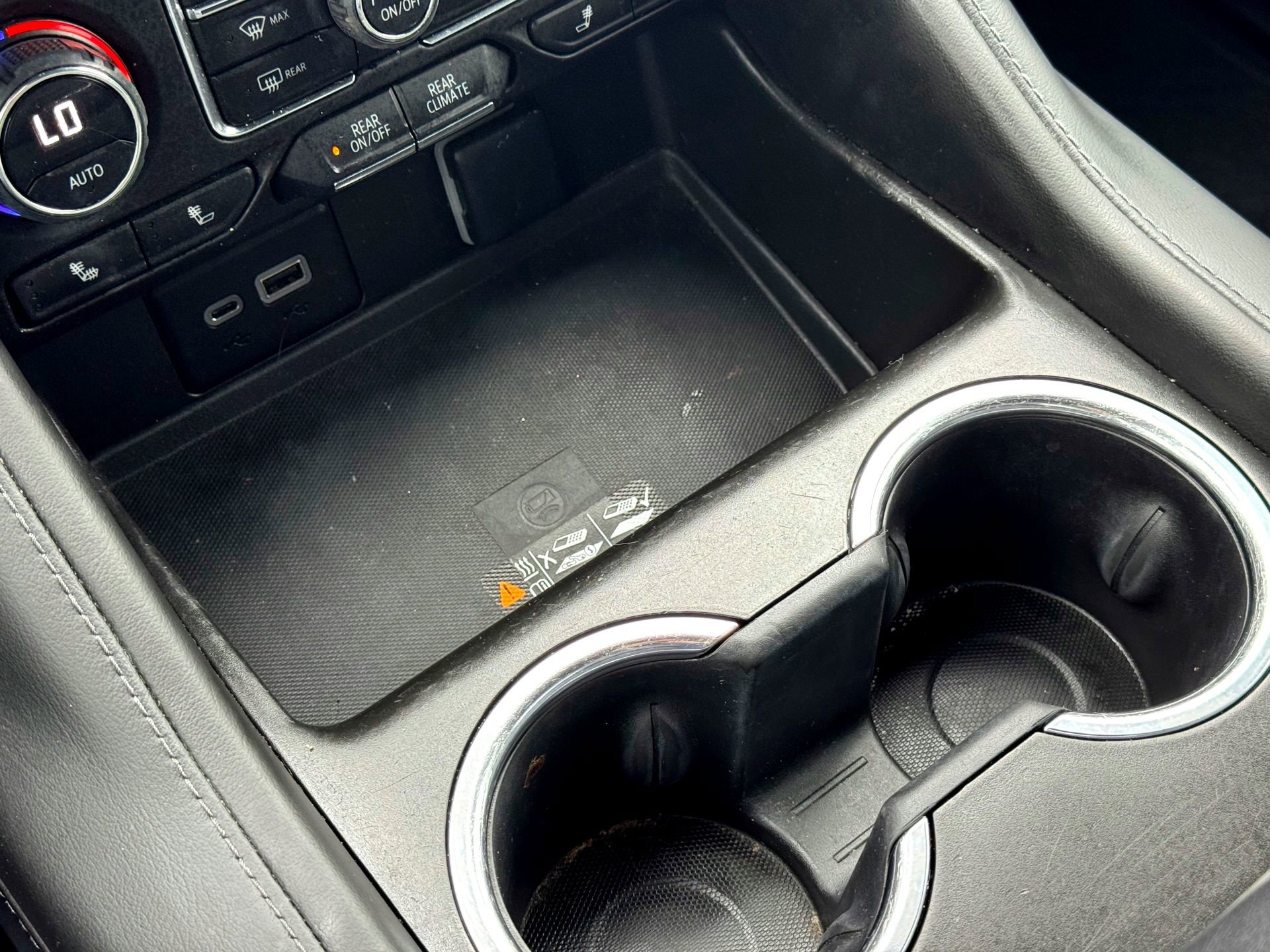 Used 2023 Chevrolet Tahoe LT w/ Luxury Package image 28