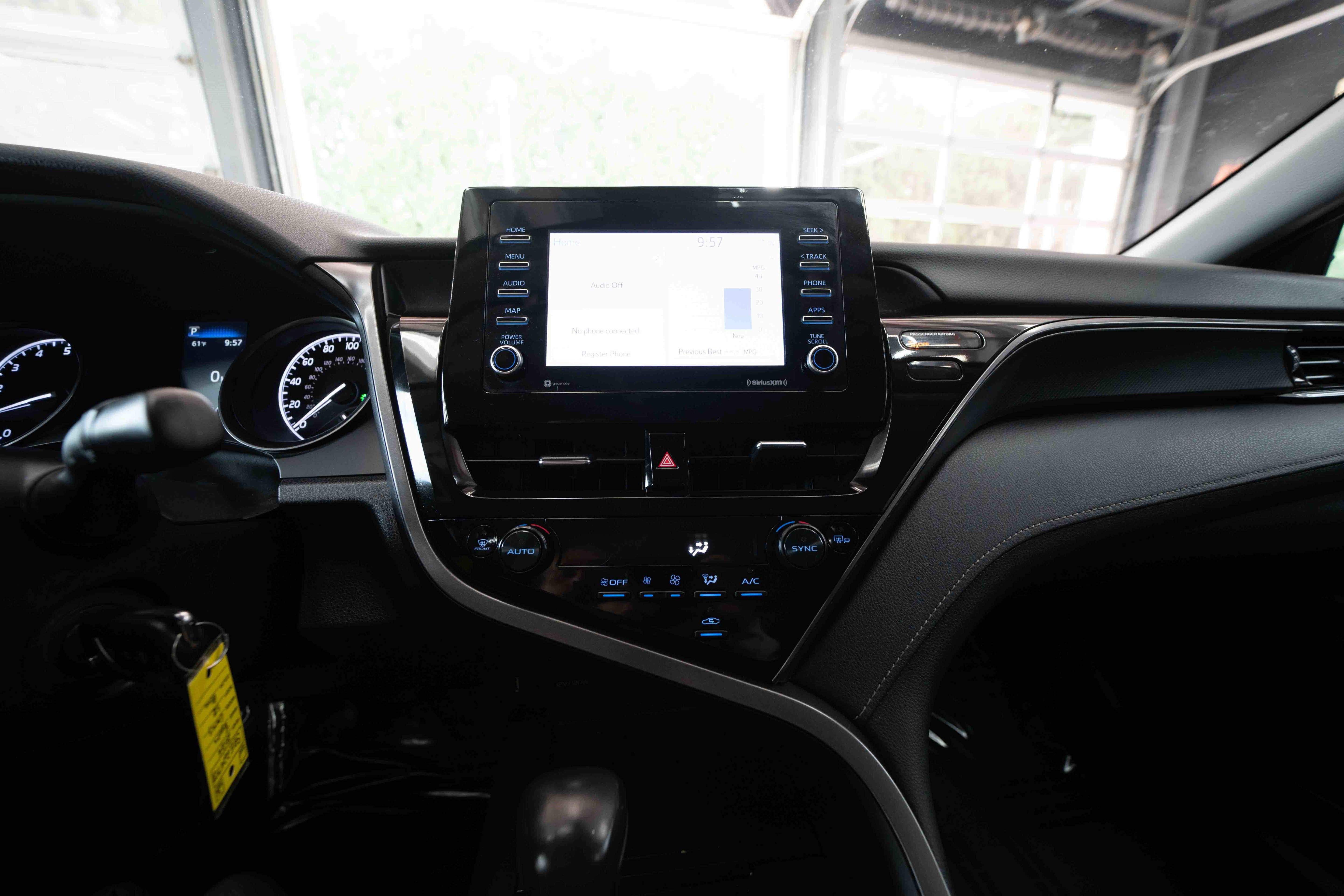 Used 2024 Toyota Camry SE FWD image 17