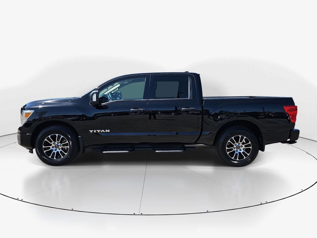Used 2024 Nissan Titan SV w/ SV Convenience Package image 9