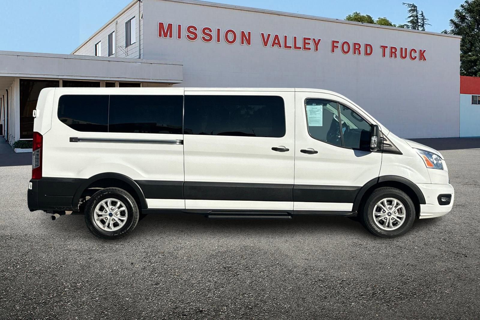 Used 2021 Ford Transit 350 XLT image 3