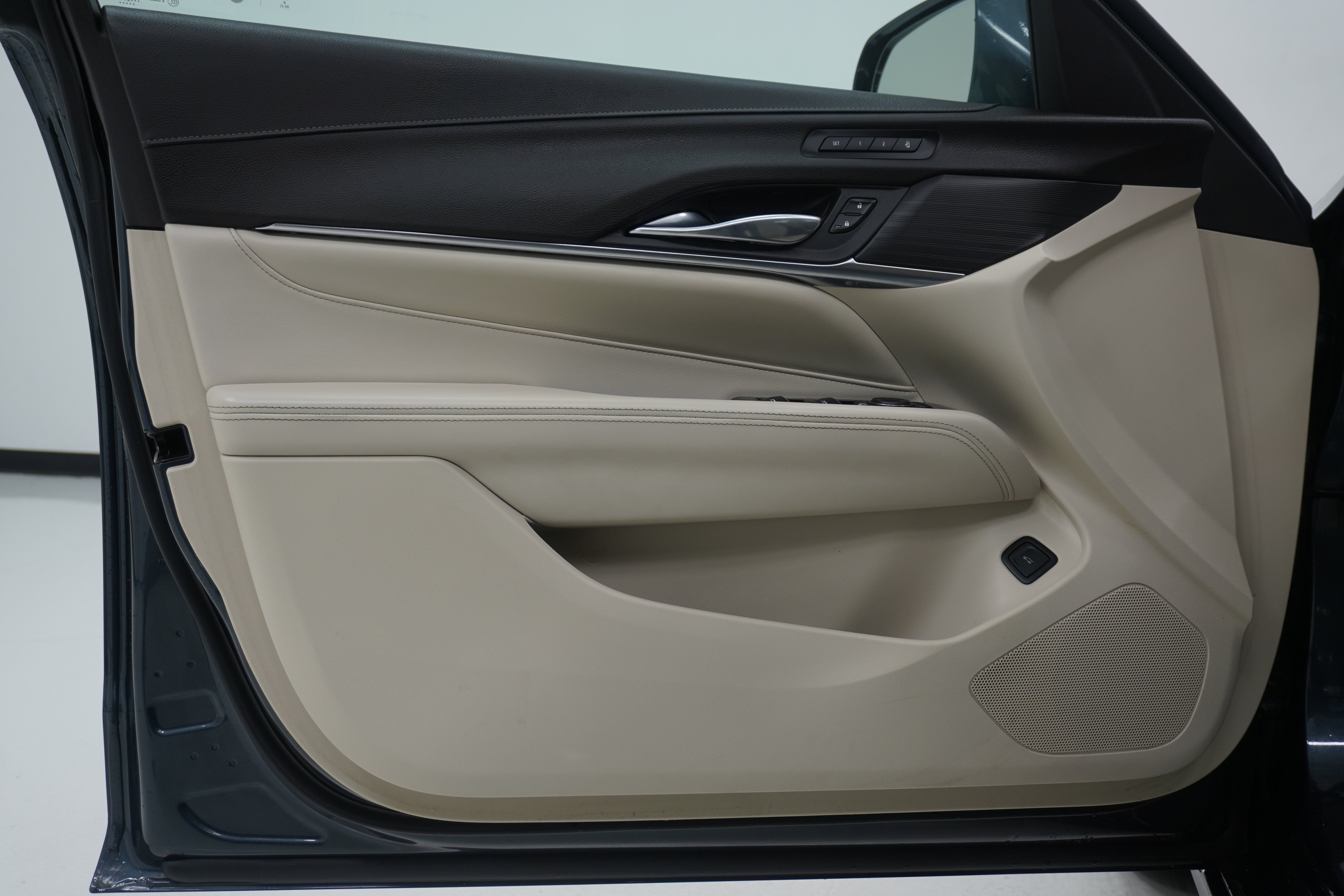 Used 2021 Cadillac CT4 Premium Luxury RWD image 13