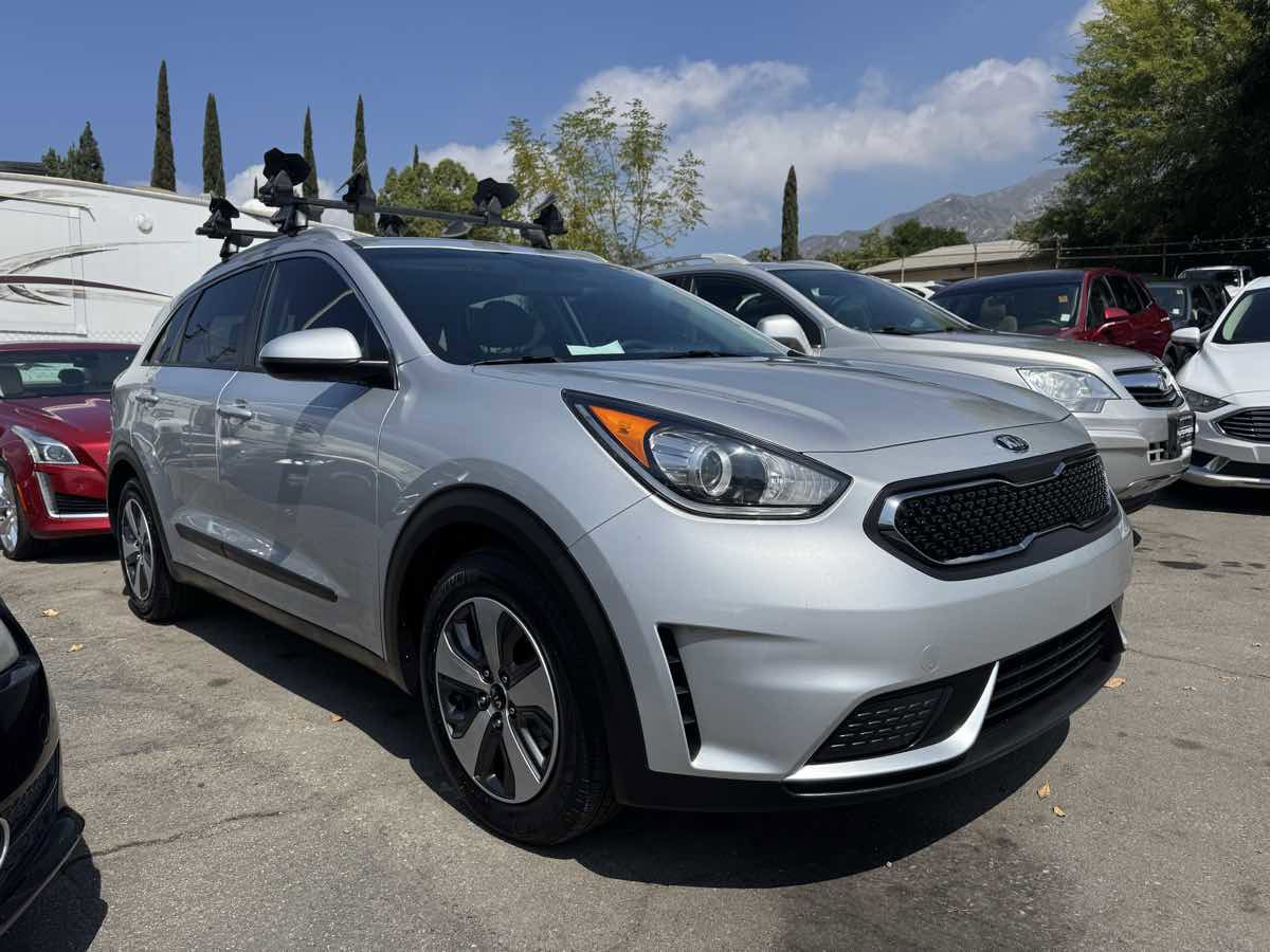 Used 2019 Kia Niro LX image 1