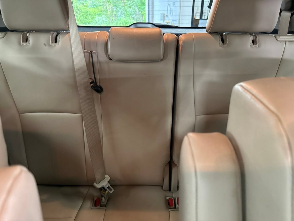 Used 2022 Toyota Highlander XLE AWD/4WD image 22