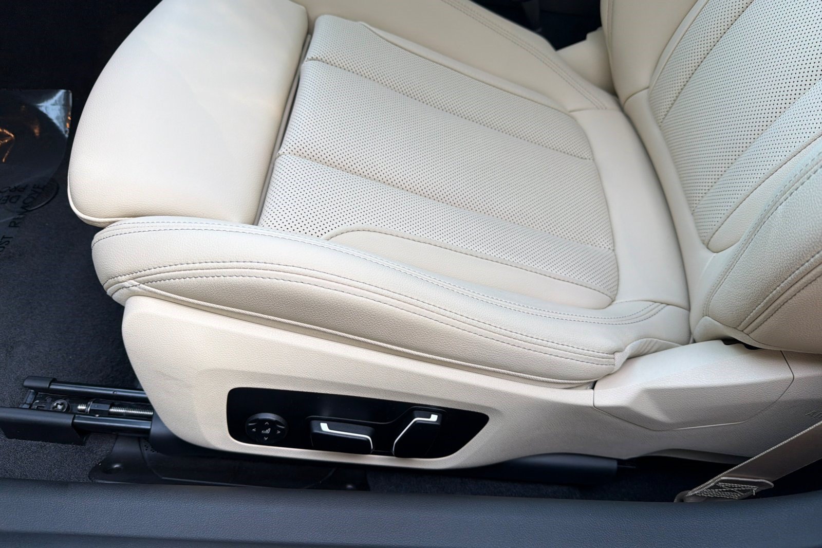 Used 2026 BMW 230i Coupe w/ Convenience Package RWD image 14